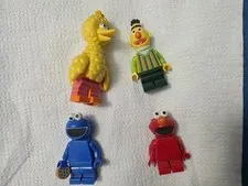 Lot Of 4 Lego Sesame Street Minifigs Big Bird Elmo Cookie Monster Bert