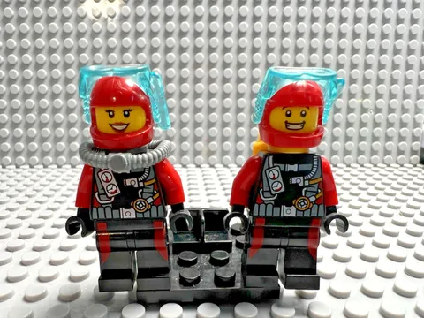 LEGO City / Town / Deep Sea Explorers - Scuba Diver Lot of 2