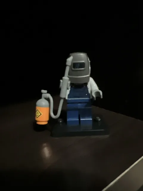 Lego Welder Minifigure Collectible Series 11 CMF Complete