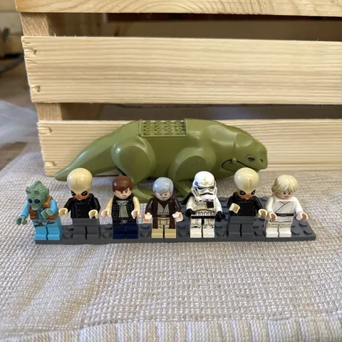 Lego Star Wars Mos Eisley Cantina Minifigures 75052, Some Cracks, Lot of 8