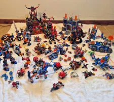 Lego Nexo Knights Sets Lot of 20 mostly complete used sets with 78 minifgures