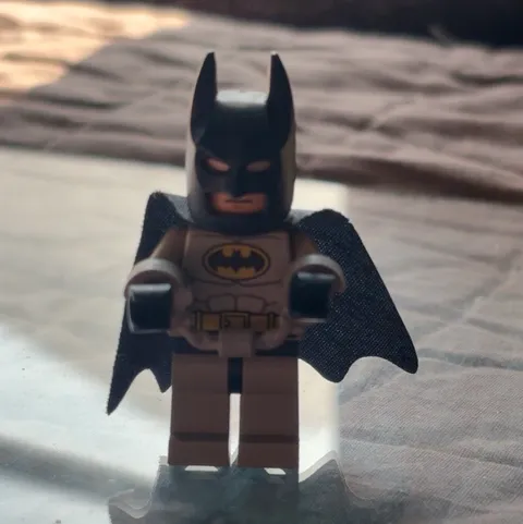 LEGO BATMAN- Light Blue Gray Suit with Yellow Belt and Crest, set 6860 