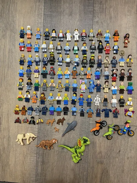 Lego Mini Figure Lot Of 116 Figures