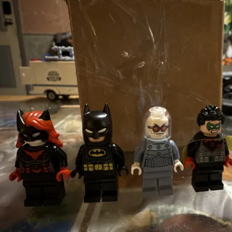 LEGO Minifigures The LEGO Batman Movie Batman & Villains Lot of 4