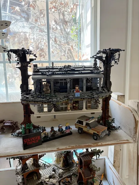 LEGO Stranger Things The Upside Down 75810 Complete Set 2287pcs 16+ No Box