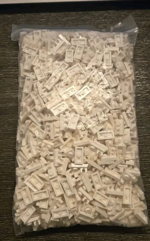 LEGO 92280 White Plate Modified 1 x 2 with Clip Center Cut on Top Lot of 900