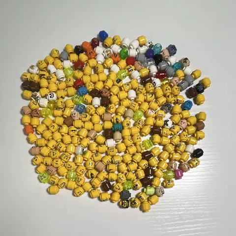 LEGO Minifigure Heads Bulk Lot over 320 individual heads yellow, tan, black, etc