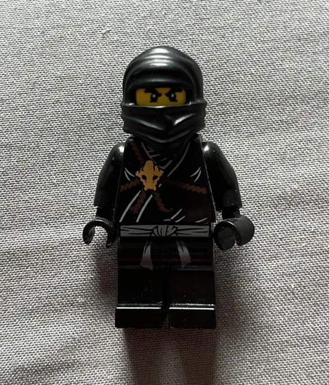 LEGO Ninjago Minifigure Cole Golden Weapons njo0006 