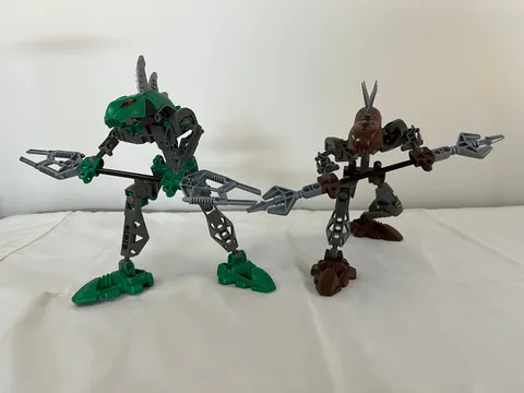 LEGO Bionicle Rahkshi 8587 Panrahk & 8589 Lerahk