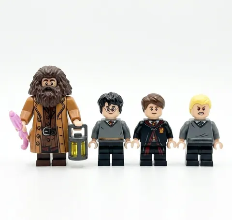 LEGO Harry Potter set features four minifigures: Rubeus Hagrid, Harry Potter,...