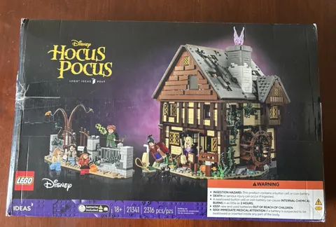 LEGO Ideas 21341 Disney Hocus Pocus-The Sanderson Sisters' Cottage