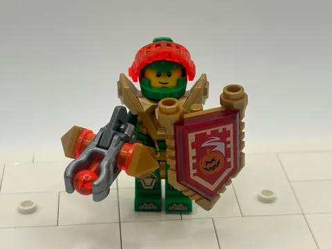 LEGO Aaron Fox minifigure neon orange visor gold armor Nexo Knights 72005 nex136