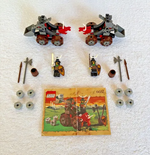 Lot of 2  Vintage COMPLETE LEGO  Knights Kingdom "CATAPULT CRUSHER " Sets (6032)