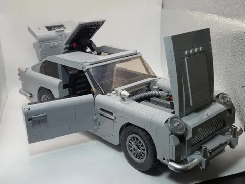 LEGO CREATOR: James Bond Aston Martin DB5 (10262) (retired) Used/no box