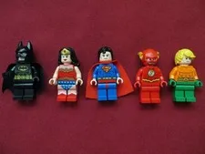 LEGO  SUPERHEROS MINIFIGURES LOT.BATMAN,SUPERMAN,FLASH,AQUAMAN,WONDER WOMAN.