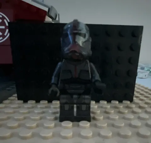 LEGO Minifigure Star Wars The Bad Batch Hunter w/ Helmet and Blaster
