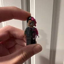 LEGO Batman Movie Minifigure Two-Face (Split Suit) from set 70915