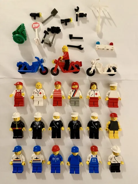 Vintage LEGO Town Minifig Lot 19 Figures Police Fire Medical + 3 Motorcycles