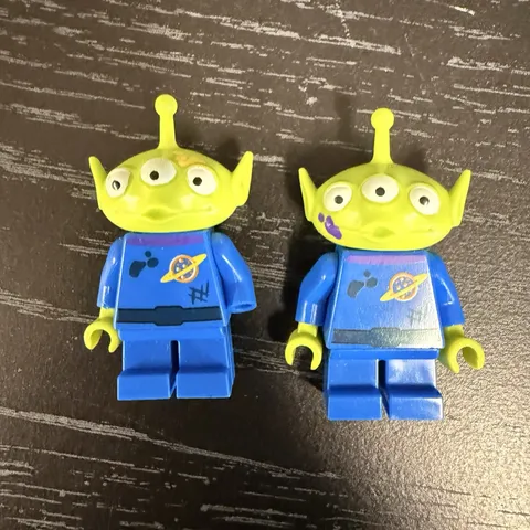 LEGO Toy Story Alien Minifigures Lot Of 2 7596 Retired Good Condition 