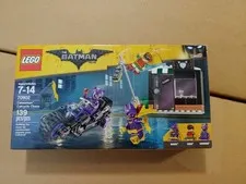 LEGO The Batman Movie: Catwoman Catcycle Chase (70902) NISB Batgirl, Robin