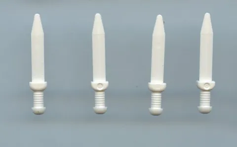 LEGO x 4 White Minifigure, Weapon Sword, Roman Gladius with Thick Crossguard