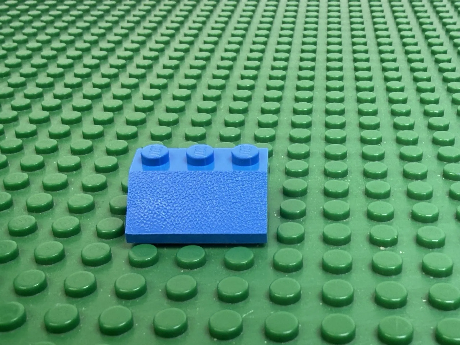 1977 LEGO Blue Slope 45 2x3 Rough Surface ‘Pat Pend’ Sealed 712 371 #3038