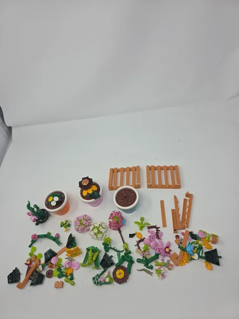 Lego Botanical Massive Lot Play Set Flower Pot Plants Fence Etc.