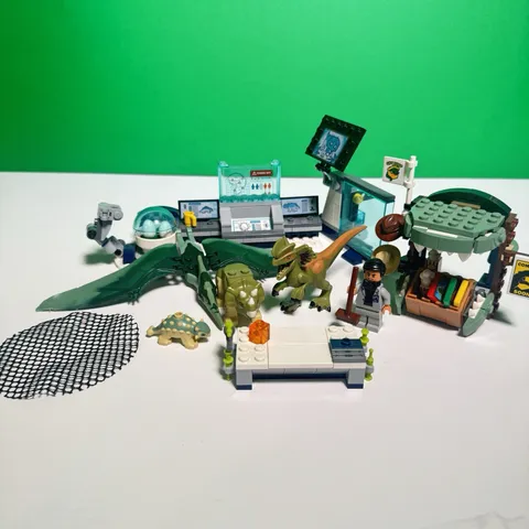 LEGO Jurassic World Lot! dinosaurs, Figures, Jurassic World Small Triceratops