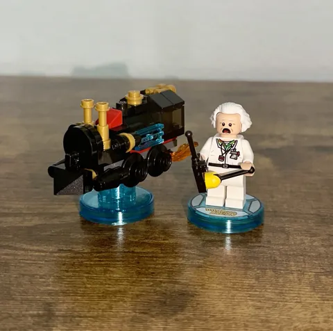 LEGO Dimensions Back to the Future Doc Brown 71230  Mini-Fig & Train