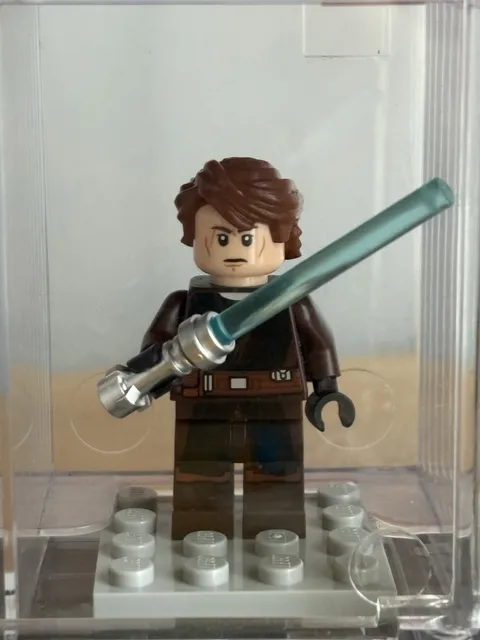 LEGO Star Wars Anakin Skywalker Minifigure Jedi Clone Wars Brown Robe 75401