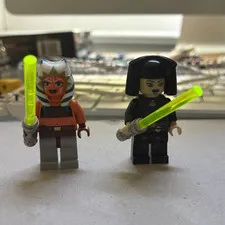 LEGO Star Wars Ahsoka Tano + Luminara Unduli Near perfect condition w lightsaber
