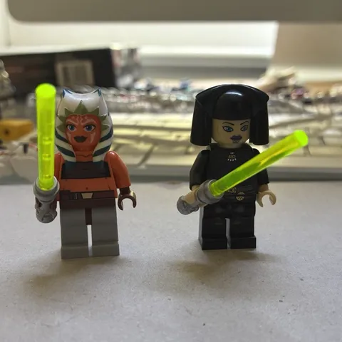 LEGO Star Wars Ahsoka Tano + Luminara Unduli Near perfect condition w lightsaber