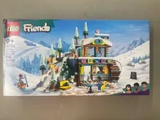 Sealed LEGO® Friends 41756 Holiday Ski Slope and Café {Cafe} SLIGHTLY CRUSHED