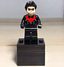 LEGO DC Superheroes Red Nightwing Minifigure sh0085 from 76011 Black/Red Suit