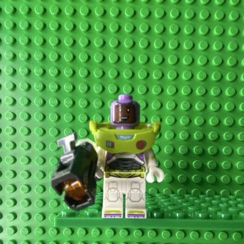 LEGO Disney Lightyear 'IZZY HAWTHORNE' minifigure (76831)
