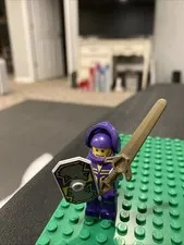 LEGO Castle Knights Kingdom II Minifigure - Danju (cas262) Wolf Purple 8781 8777