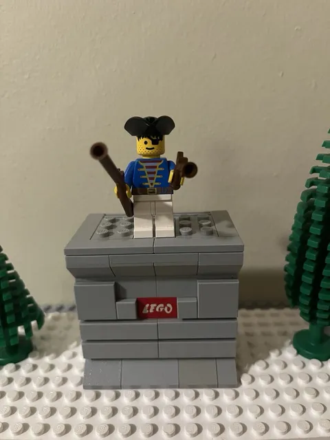 Lego Pirate Minifigure pi006 - From 6285 6270 Blue Jacket w Rifle Pistol- HTF