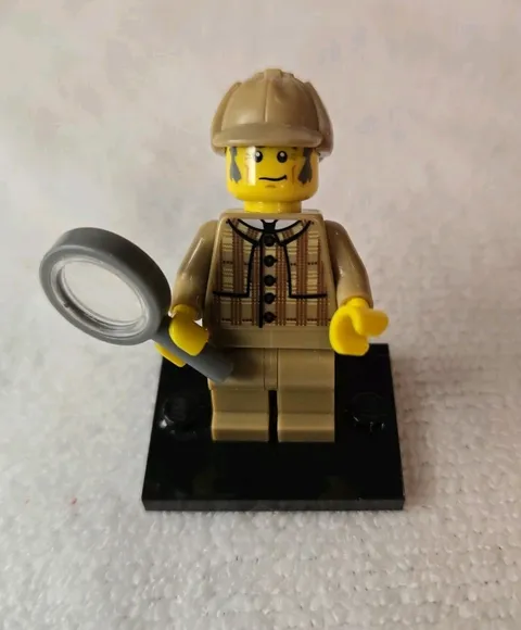 LEGO Collectible Minifigure Series 5 Detective Complete 