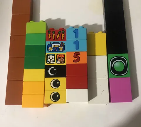Lego Duplo Lot Of 32 Pieces Parts Pictured