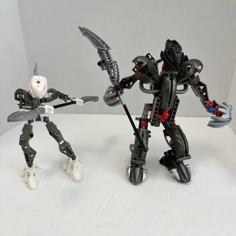 LEGO Bionicle 8593 Makuta and 8588 Rahkshi Kurahk Complete Figure Lot