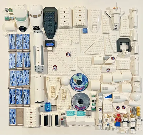 LEGO CITY Space Shuttle Rocket NASA Parts - Minifigures Satellites Wings Cockpit