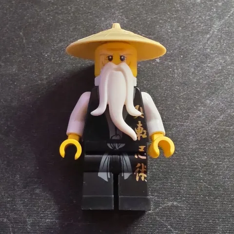 LEGO NINJAGO Sensei Wu Minifigure Black Outfit
