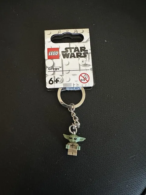 LEGO Star Wars The Mandalorian Grogu Minifigure Keychain, Ages 6+