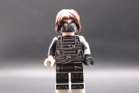 lego Winter Soldier - Dark Brown Hair, Black and Light Nougat Hands
