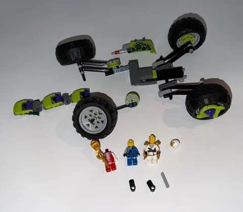 Incomplete Lego Ninjago 9445 Fangpyre Truck Ambush & Mini Figures