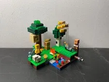 LEGO Minecraft: The Bee Farm (21165) | Pre-Built