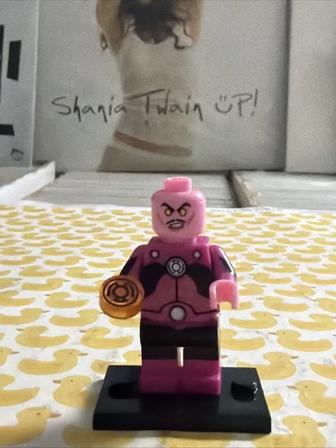 SINESTRO LEGO MINIFIG dc comics mark strong yellow ring green lantern corps