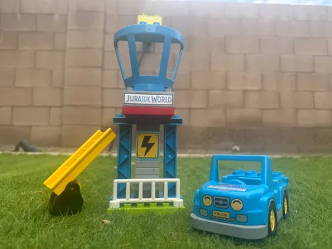 LEGO DUPLO 10880 JURASSIC WORLD PARK DINOSAUR PLAYSET TOWER LADDER FENCE LOT SET