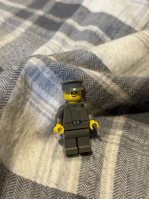 Lego Imperial Officer Minifigure sw0046 Star Wars