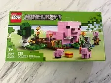 LEGO Minecraft: The Baby Pig House (21268) New / Box Damage